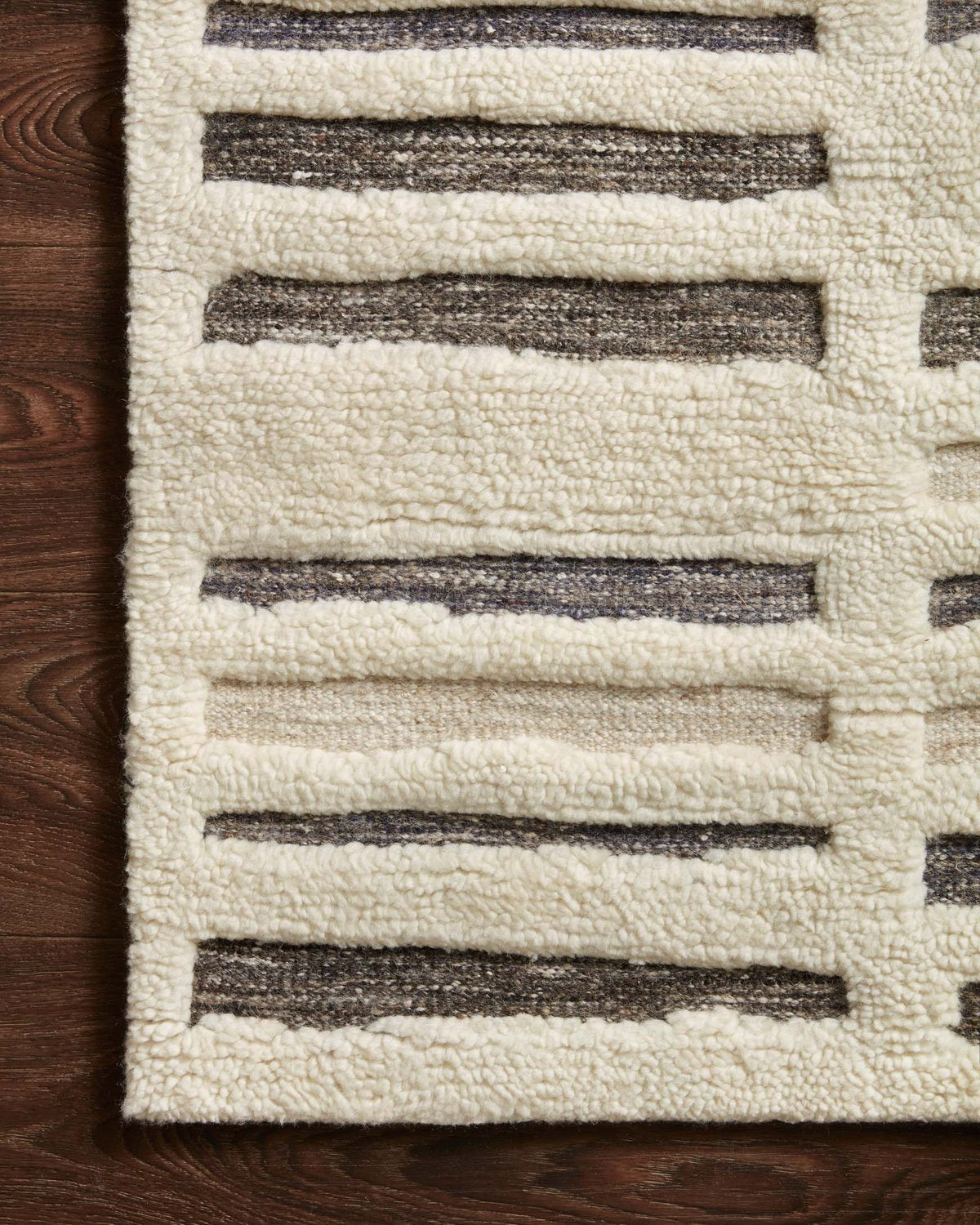 Redefine Comfort: Bennet Rug - Hand-Knotted Opulence, Original Bottom Half Image