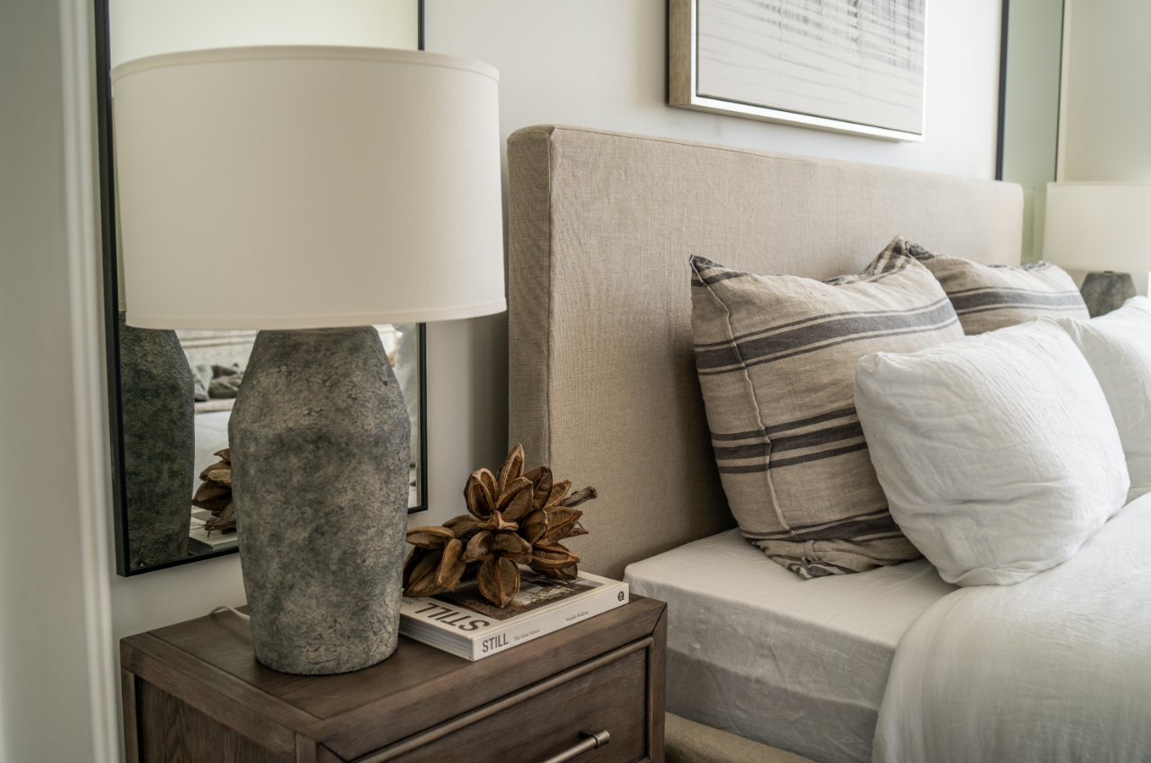 Artifact Lamp – Sculptural Design with an Earthy Elegance